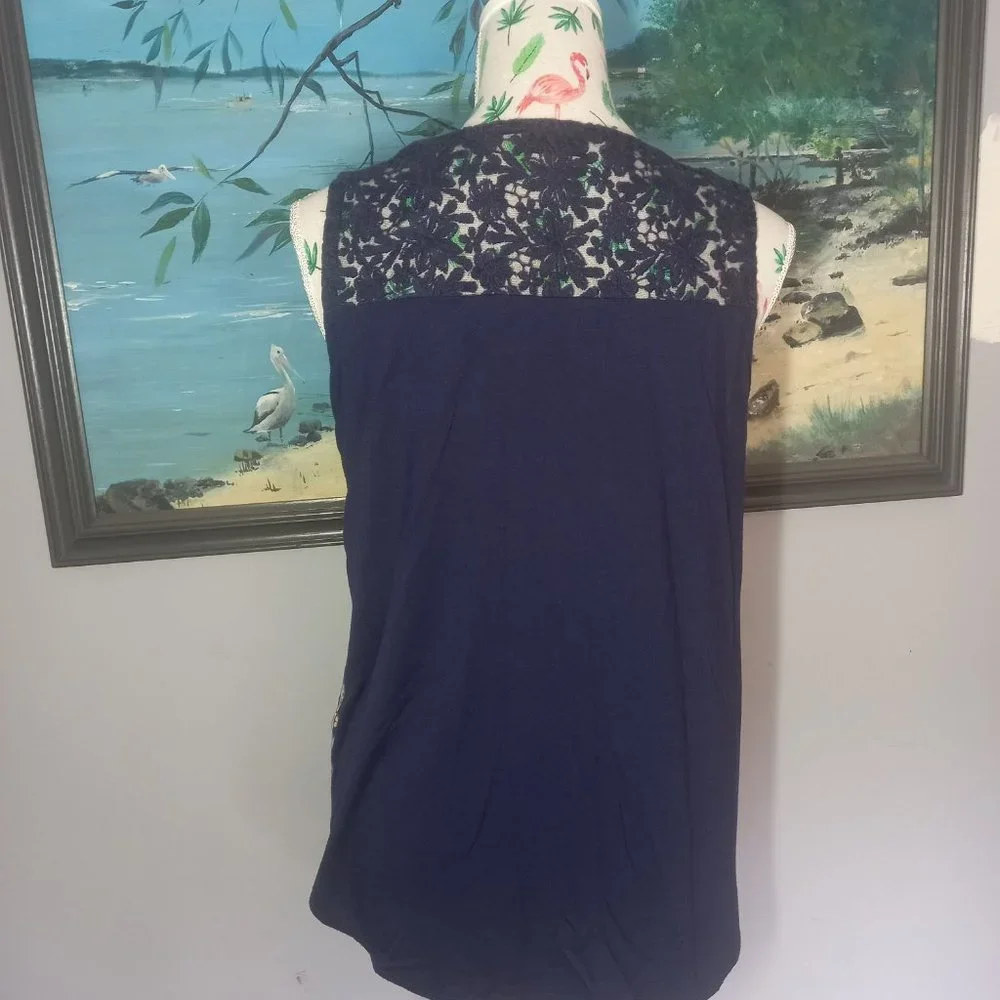 Jeanswest navy floral top lace back sleeveless (14) - Picture 3 of 5